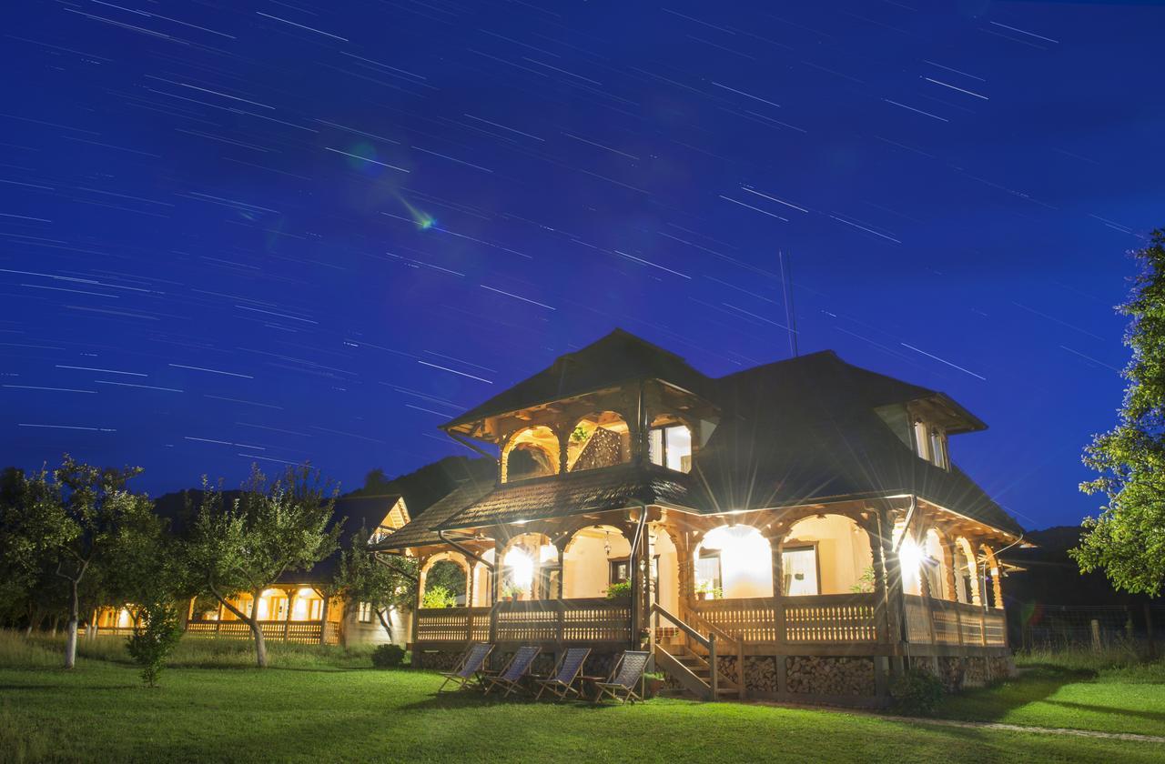 Magnolia Resort Chalets Vişeu de Sus Buitenkant foto